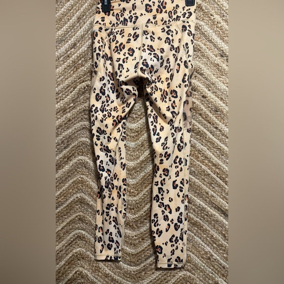 Fabletics,On-The-Go PowerHold® High-Waisted Desert Leopard Legging,Size S - Picture 4 of 11